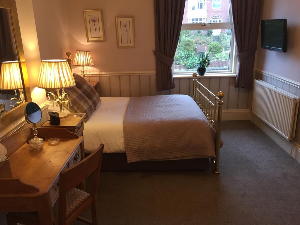 Bishops Guest Accommodation Йорк Стая снимка